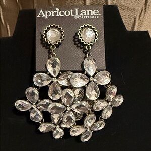 Apricot Lane Crystal Floral Earrings